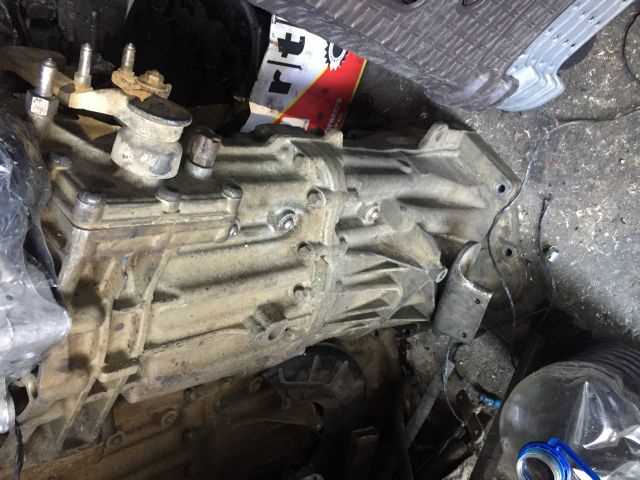 Volkswagen Amarok Çıkma Yedek 4x2 Şanzuman Komple